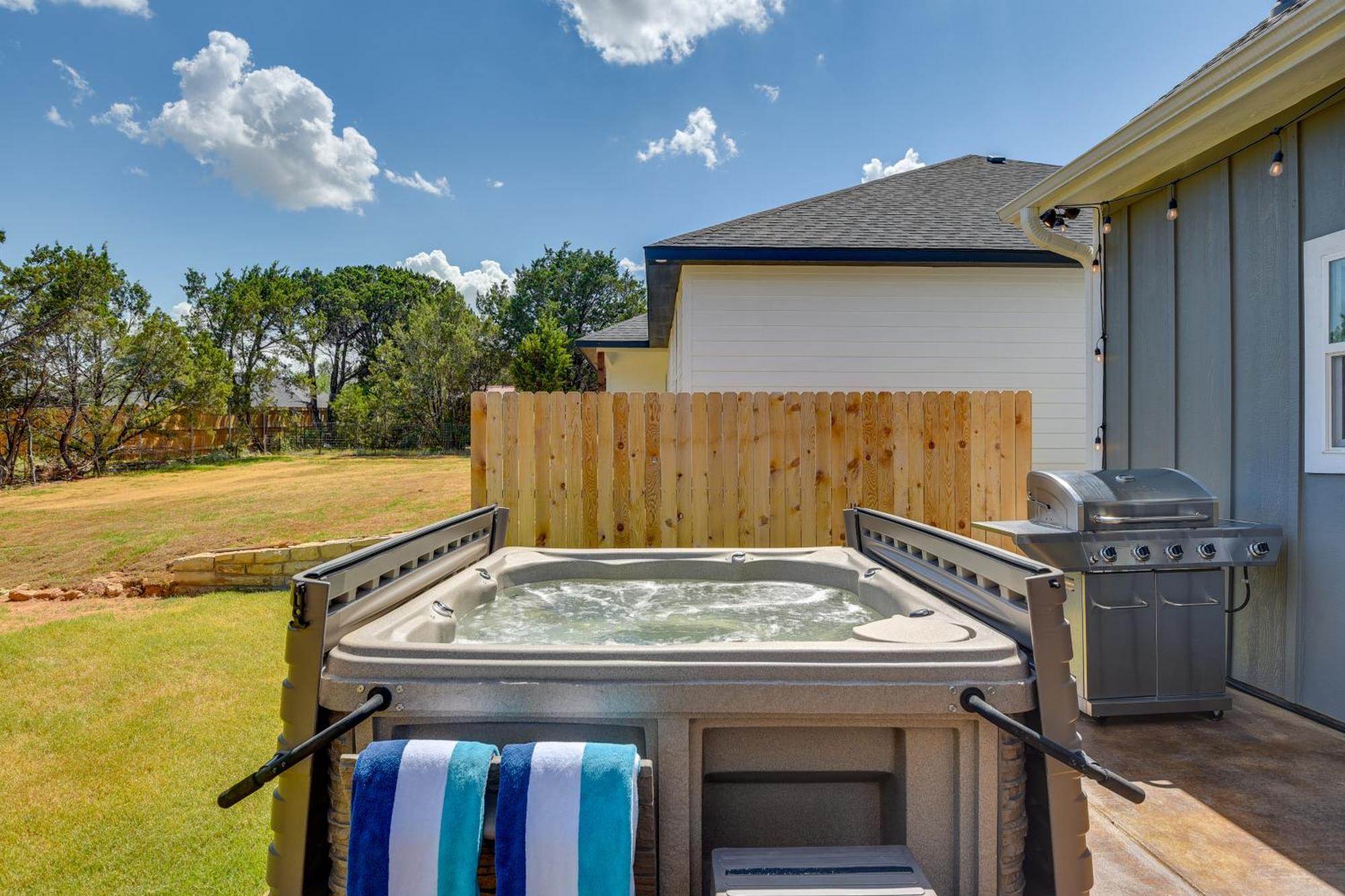 Granbury Home With Hot Tub And Furnished Patio! Exteriér fotografie